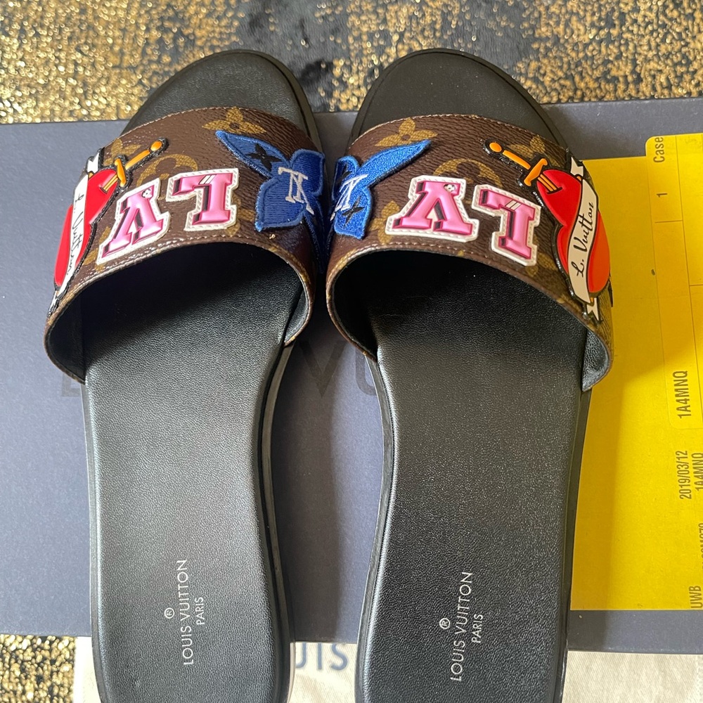 Louis Vuitton Black Heart Flat Mule - Picture 3 of 8